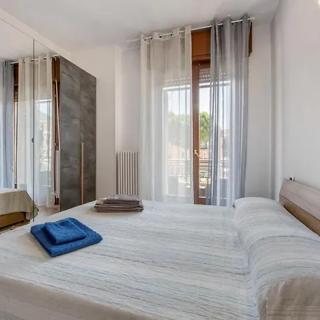 Casa Sandrina Tra Montagna E *